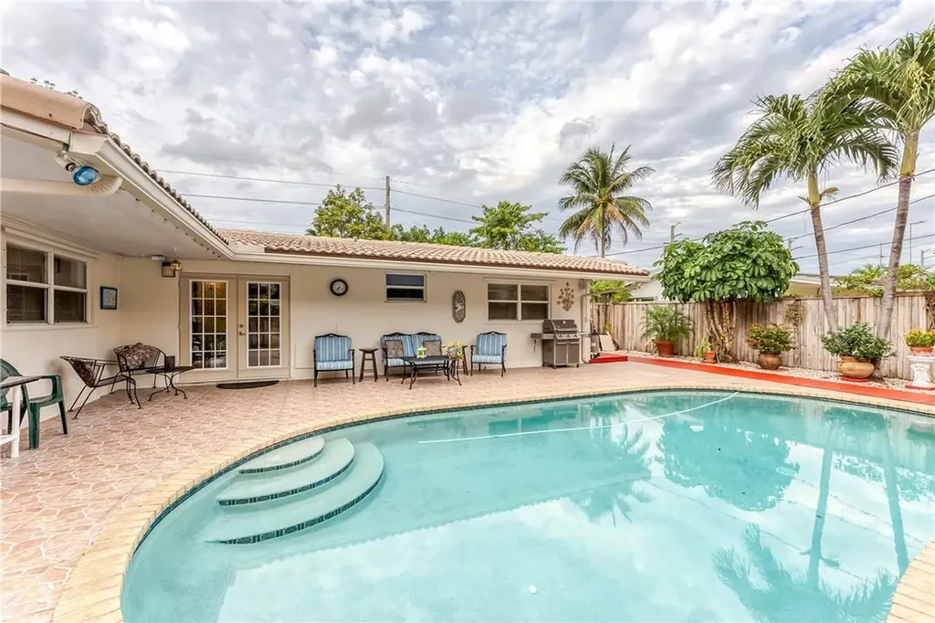 1540 NE 49th Street Oakland Park FL 33334