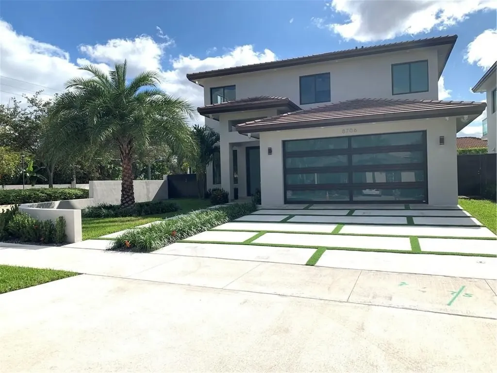 8706 NW 146th Lane Miami Lakes FL 33018
