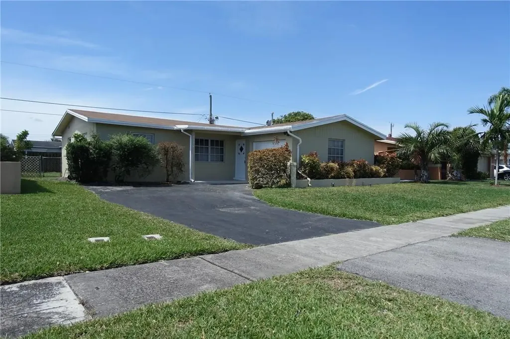 9290 NW 26th Place Sunrise FL 33322