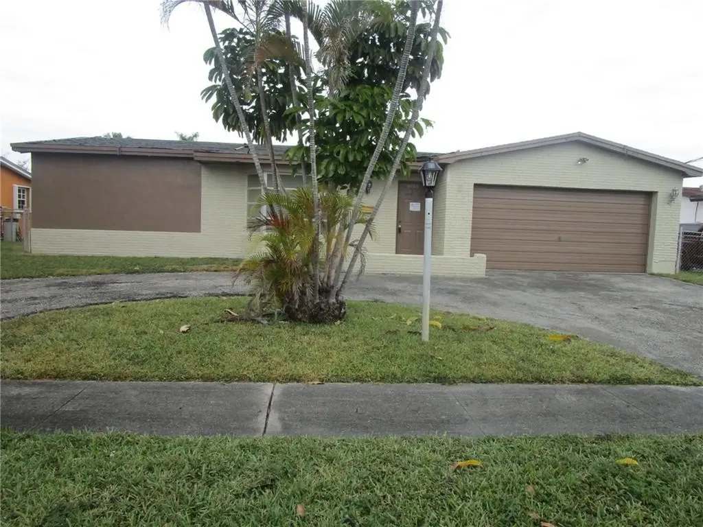 3165 NW 40th Street Lauderdale Lakes FL 33309