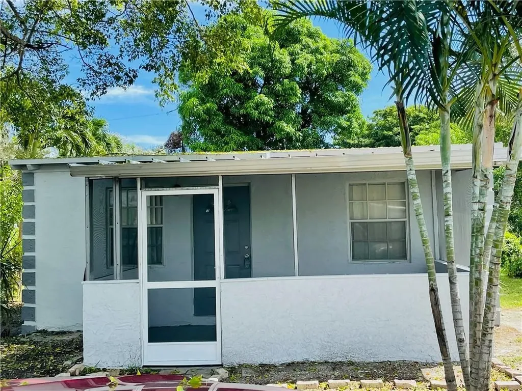 330 NW 20th Avenue Pompano Beach FL 33069
