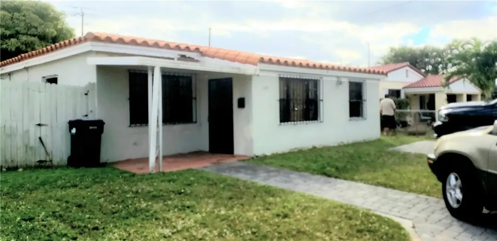 1550 NE 171st Street North Miami Beach FL 33162