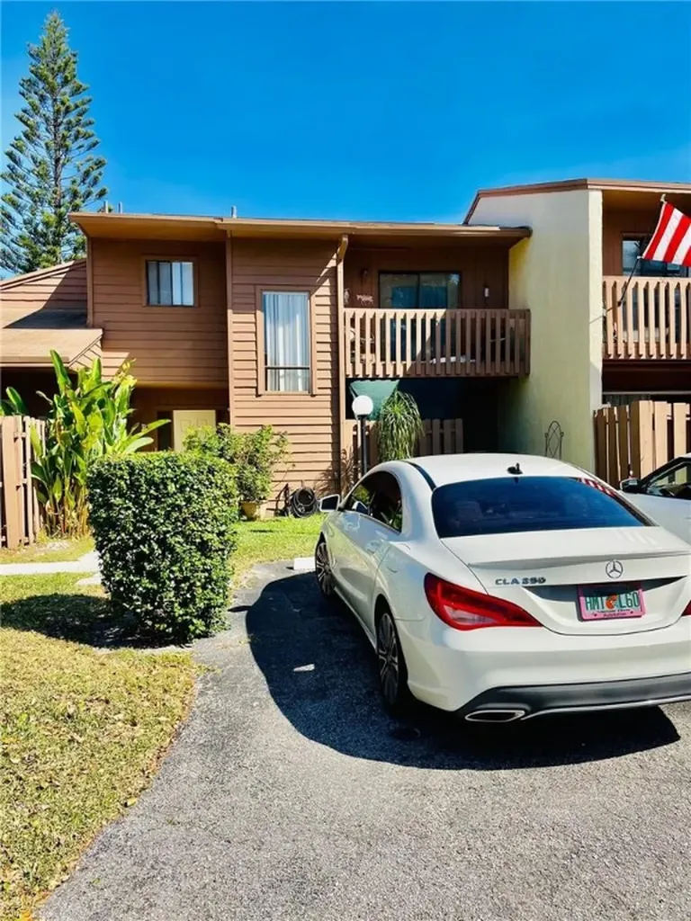 6188 Pine Tree Lane Tamarac FL 33319