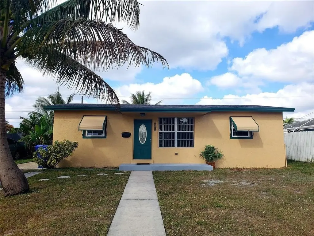 7371 Garfield Street Hollywood FL 33024