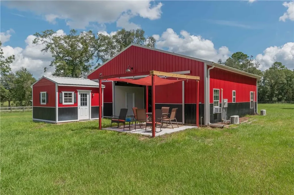 15885 NW 53rd Street Morriston FL 32668