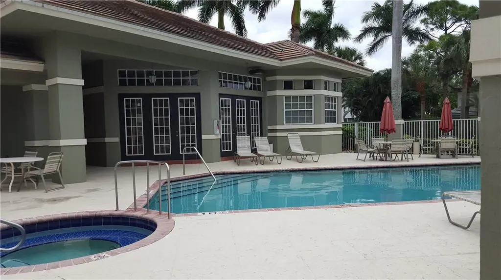 3576 Canary Palm Court Pompano Beach FL 33069