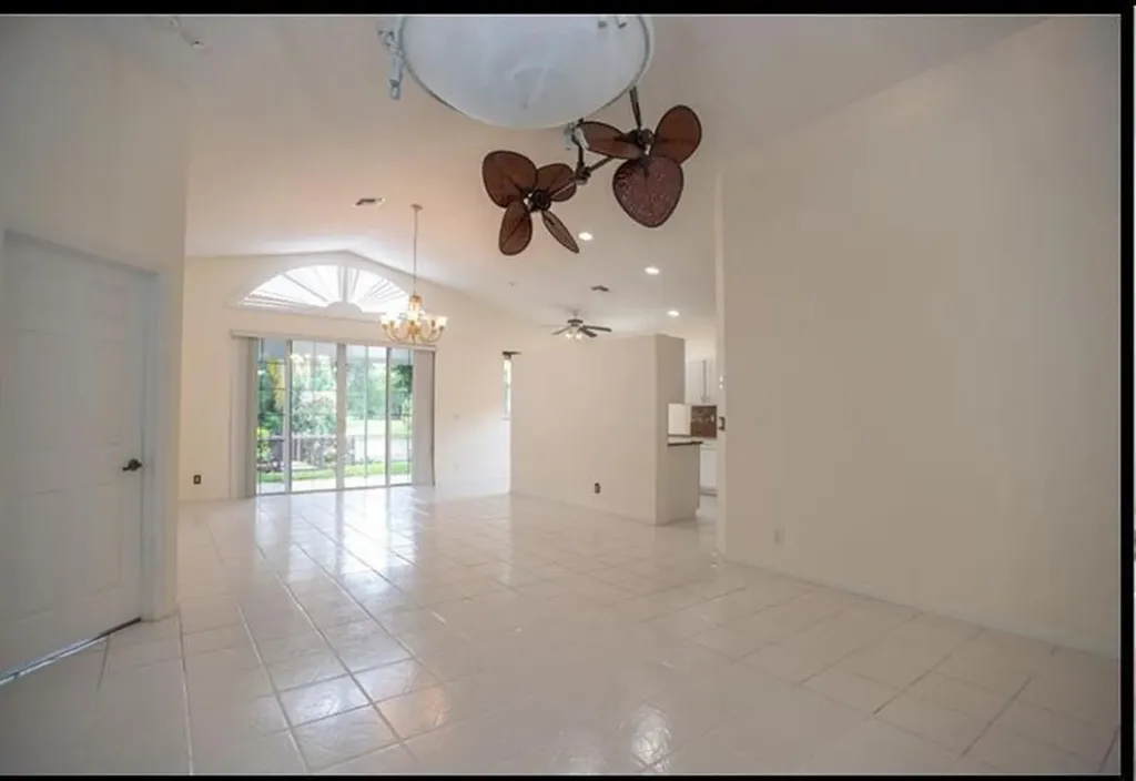 3576 Canary Palm Court Pompano Beach FL 33069