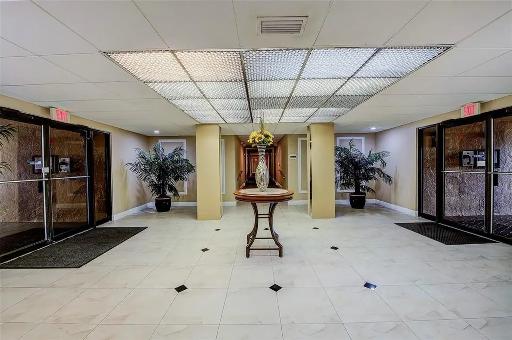 3900 N Hills Drive Hollywood FL 33021