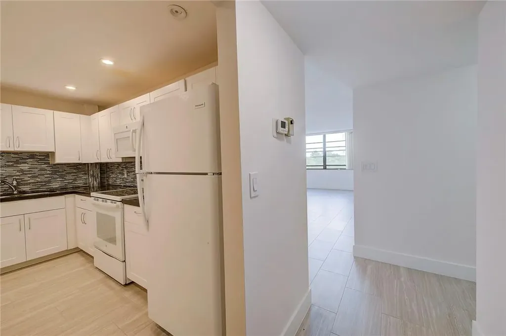 3900 N Hills Drive Hollywood FL 33021