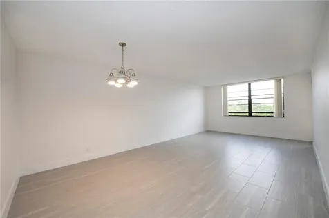 3900 N Hills Drive Hollywood FL 33021