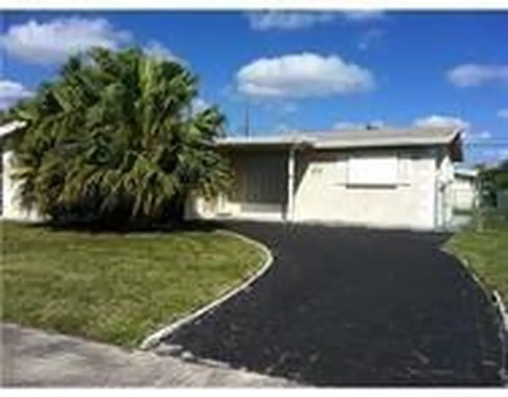 8391 NW 24th Place Sunrise FL 33322