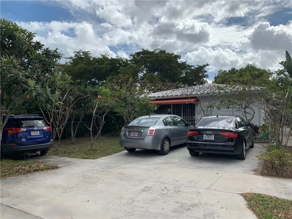 1626 Rodman Street Hollywood FL 33020