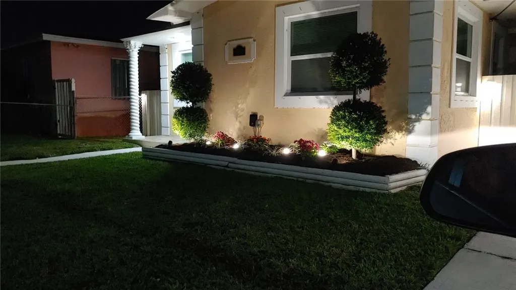 4051 SW 25th Street West Park FL 33023
