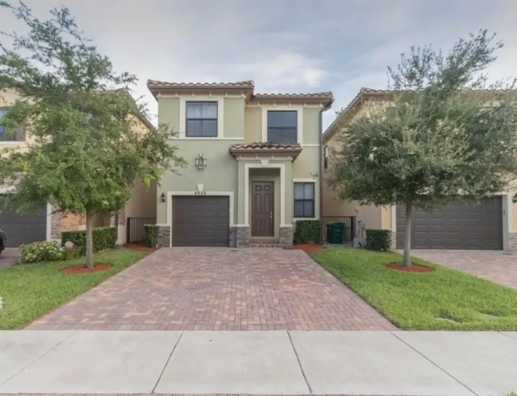 4926 NW 57th Court Tamarac FL 33319