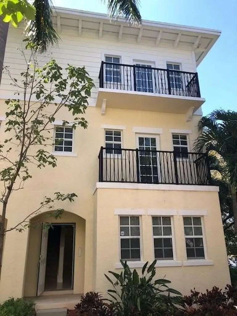 610 SW 1st Terrace Pompano Beach FL 33060