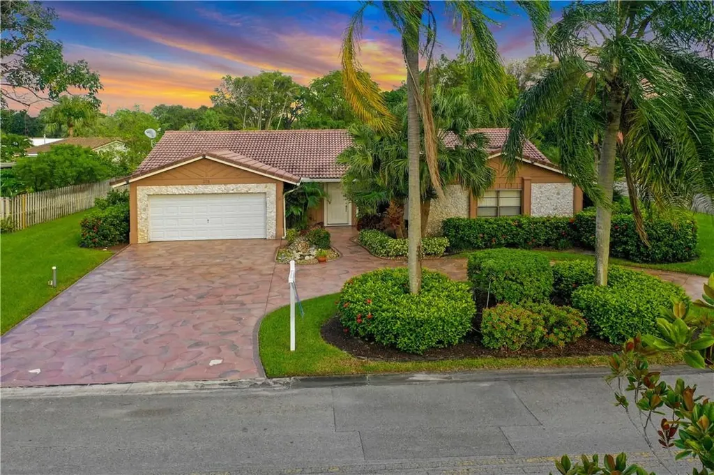 215 NW 90th Avenue Coral Springs FL 33071