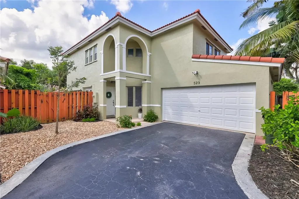 523 NW 47th Way Coconut Creek FL 33063