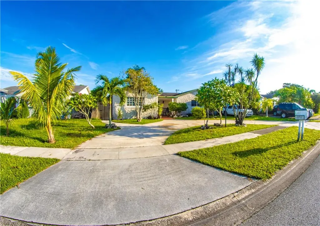 8997 SW 6th Street Boca Raton FL 33433