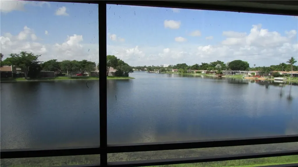 11342 Taft Street Pembroke Pines FL 33026