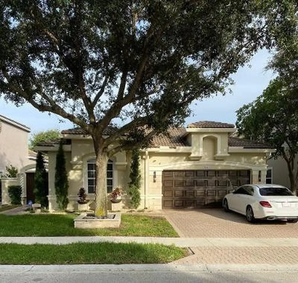 5841 NW 125th Avenue Coral Springs FL 33076