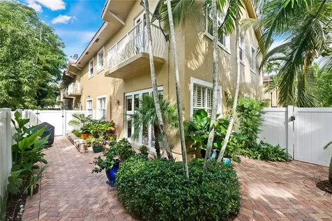 3438 NE 13th Avenue Oakland Park FL 33334
