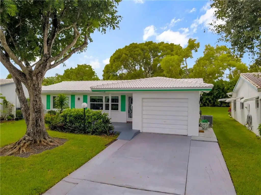 1055 NW 90th Way Plantation FL 33322