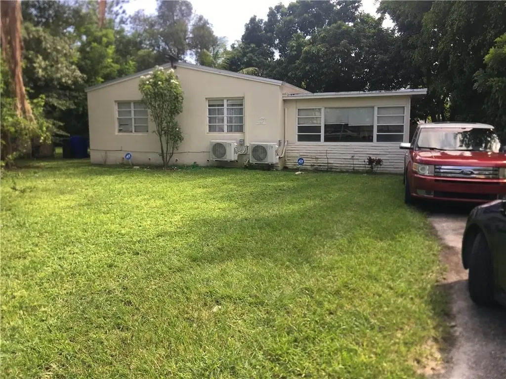 2126 Rodman Street Hollywood FL 33020