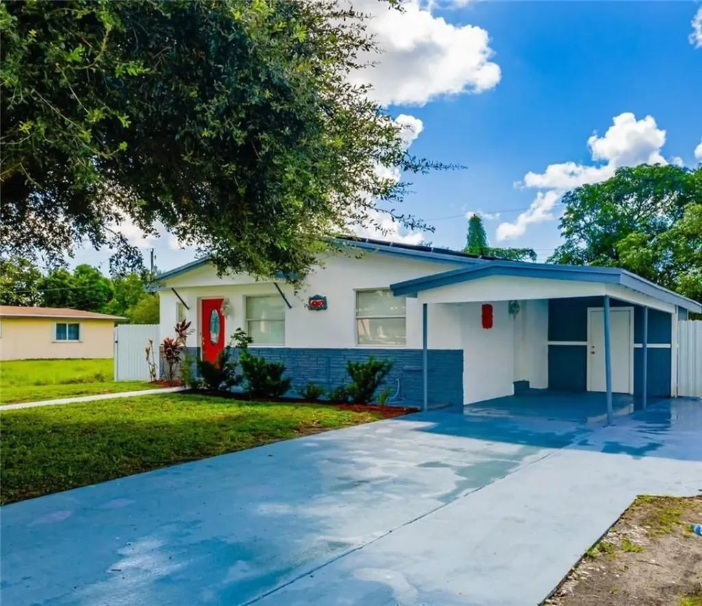 4240 SW 26th Street West Park FL 33023