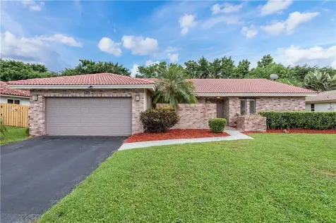 9764 NW 3rd Manor Coral Springs FL 33071