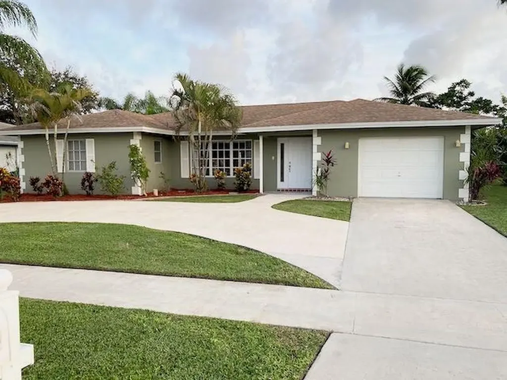 4600 Betelnut Street Boca Raton FL 33428