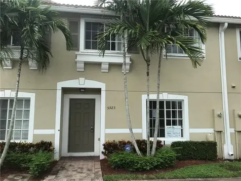 5923 Glasgow Way Tamarac FL 33321