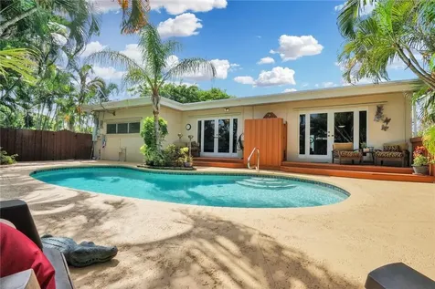 321 NW 35th Street Oakland Park FL 33309