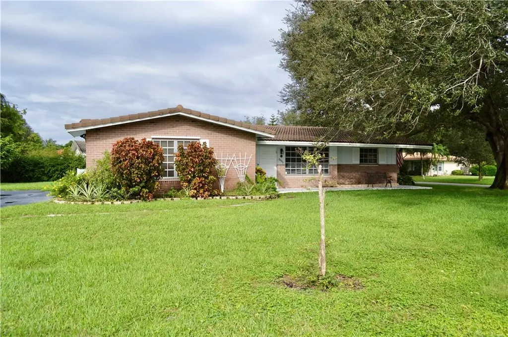 3690 NW 100th Avenue Coral Springs FL 33065