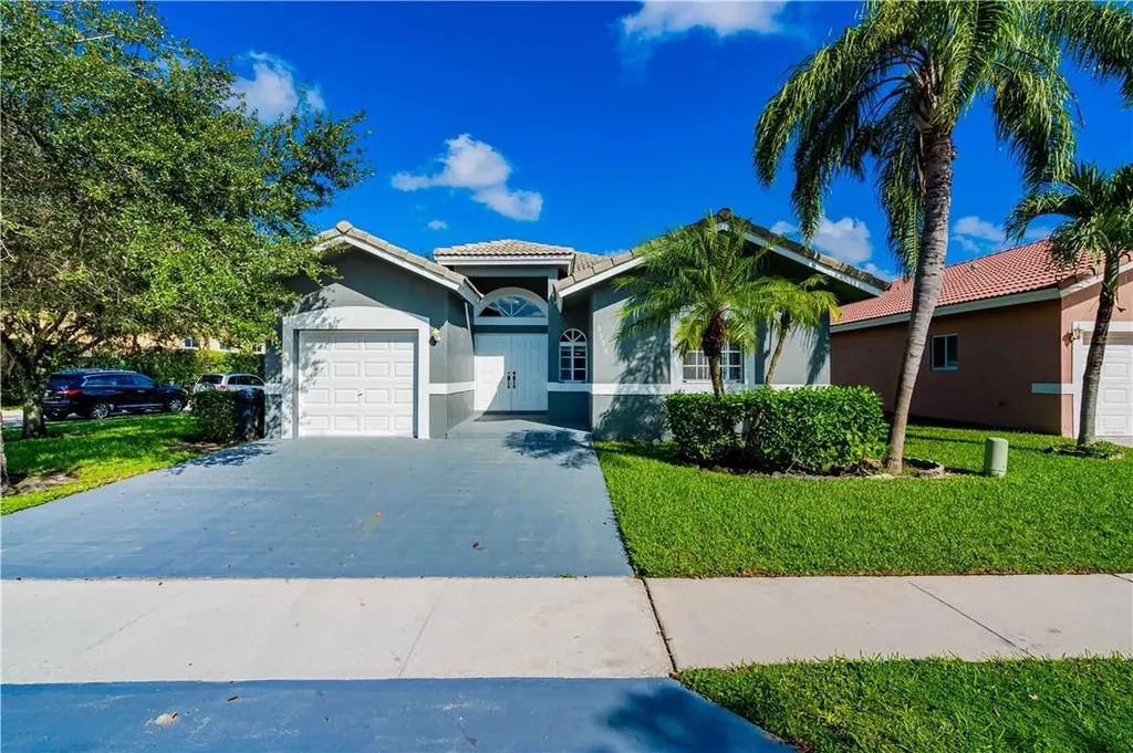 9909 NW 76th Street Tamarac FL 33321