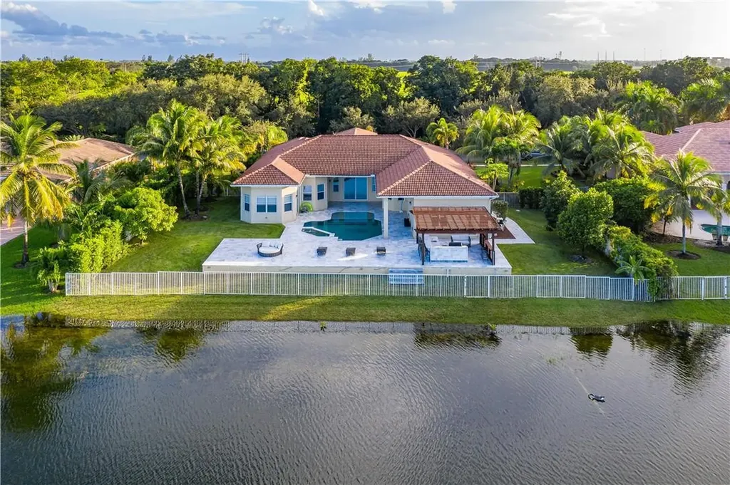15527 SW 20th Street Davie FL 33326