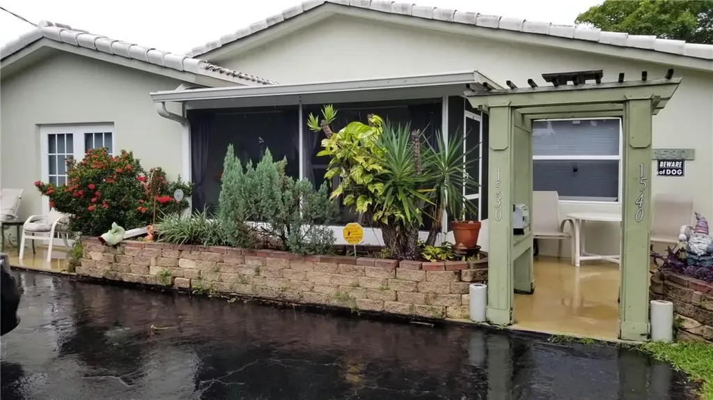 1530 NE 45th Street Oakland Park FL 33334
