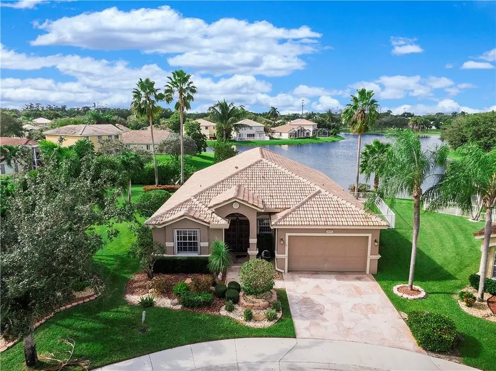 4990 Swans Lane Coconut Creek FL 33073