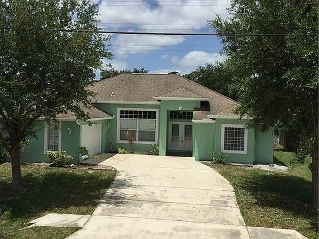 2516 SW Edgarce Street Port St Lucie FL 34953