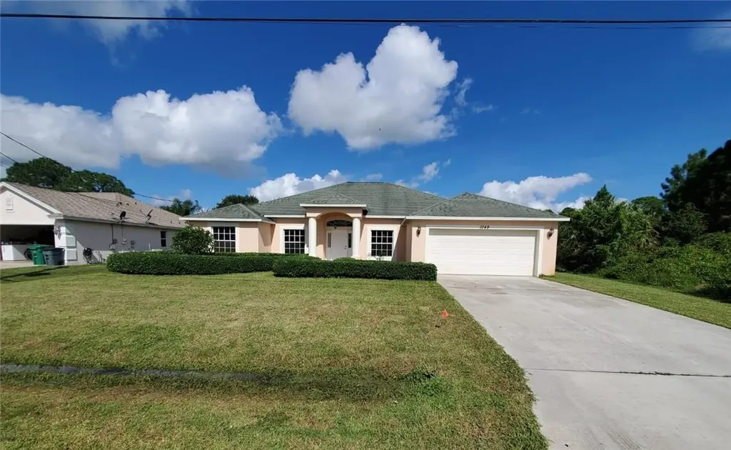 1049 SW Ingrassina Avenue Port St Lucie FL 34953