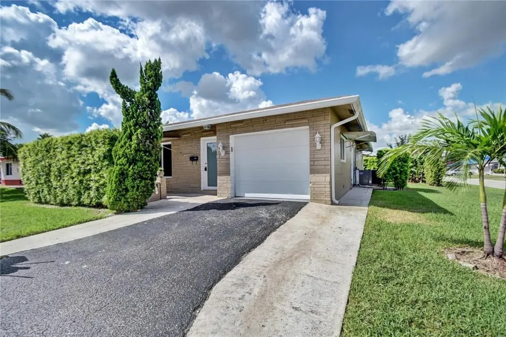 7617 NW 68th Terrace Tamarac FL 33321
