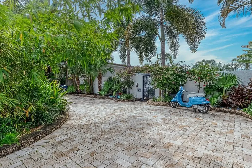 2401 NE 18th Avenue Wilton Manors FL 33305