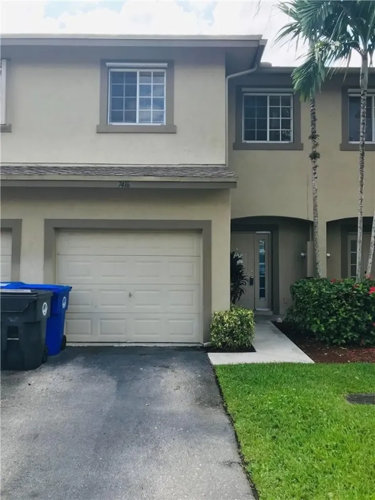 7416 SW 8th Court North Lauderdale FL 33068