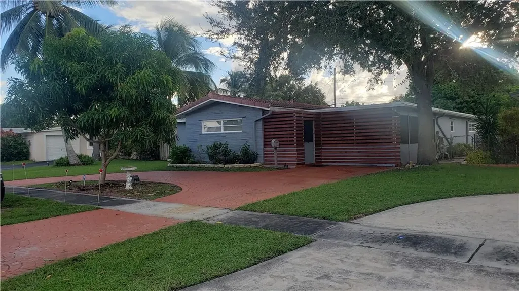 1806 N 41st Avenue Hollywood FL 33021