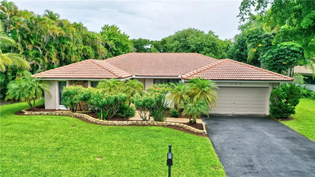 157 NW 89th Terrace Coral Springs FL 33071