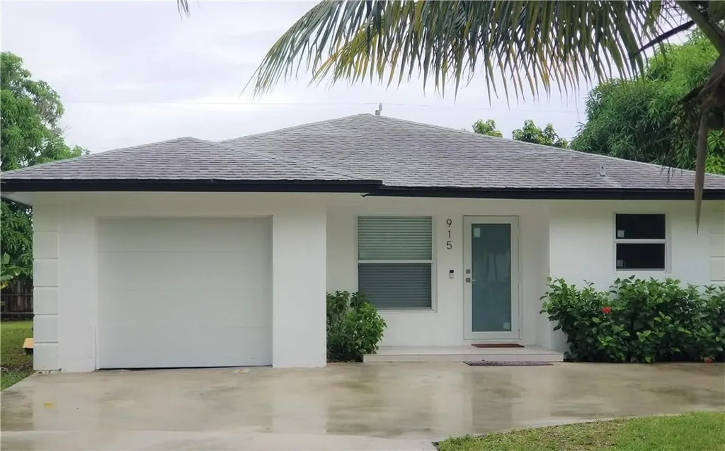 915 SE 2nd Avenue Delray Beach FL 33483