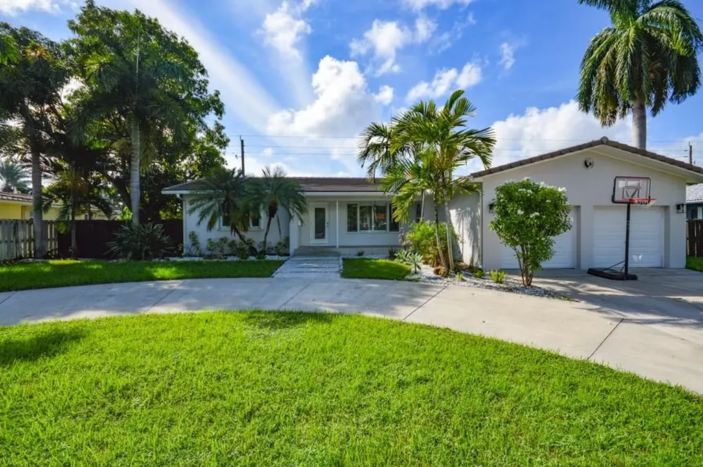1214 Adams Street Hollywood FL 33019
