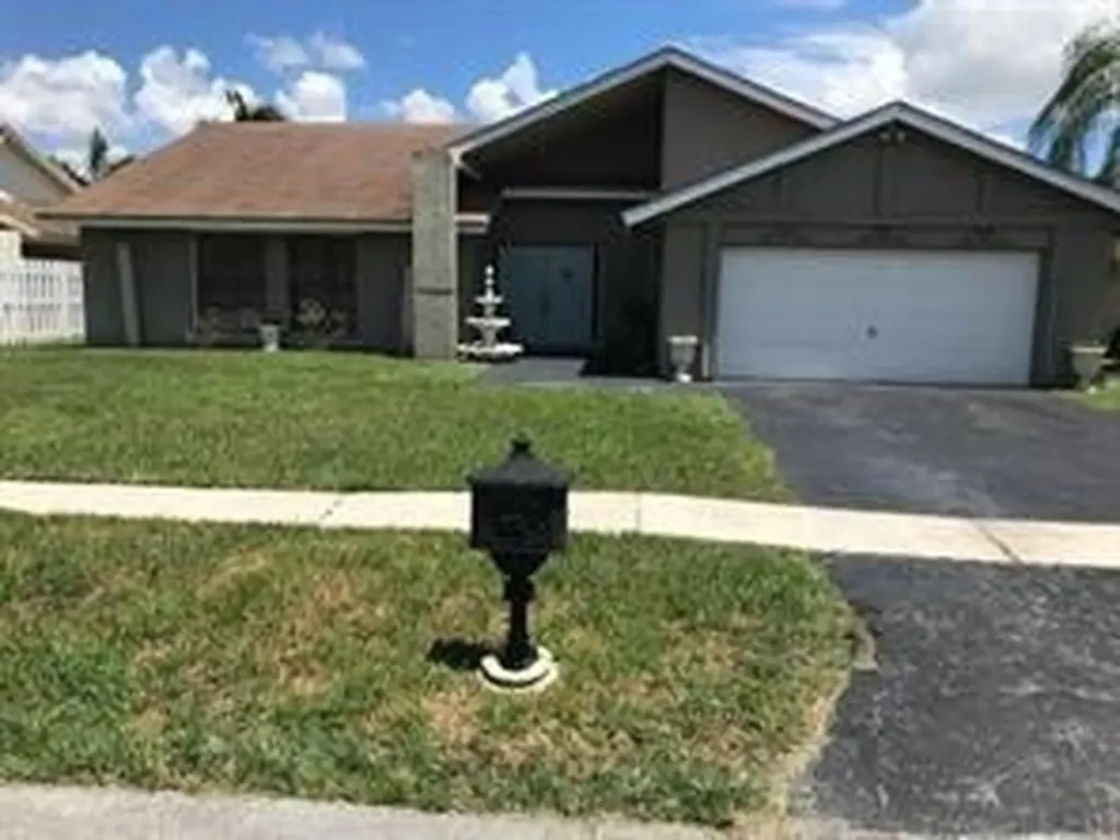 7389 NW 48th Court Lauderhill FL 33319