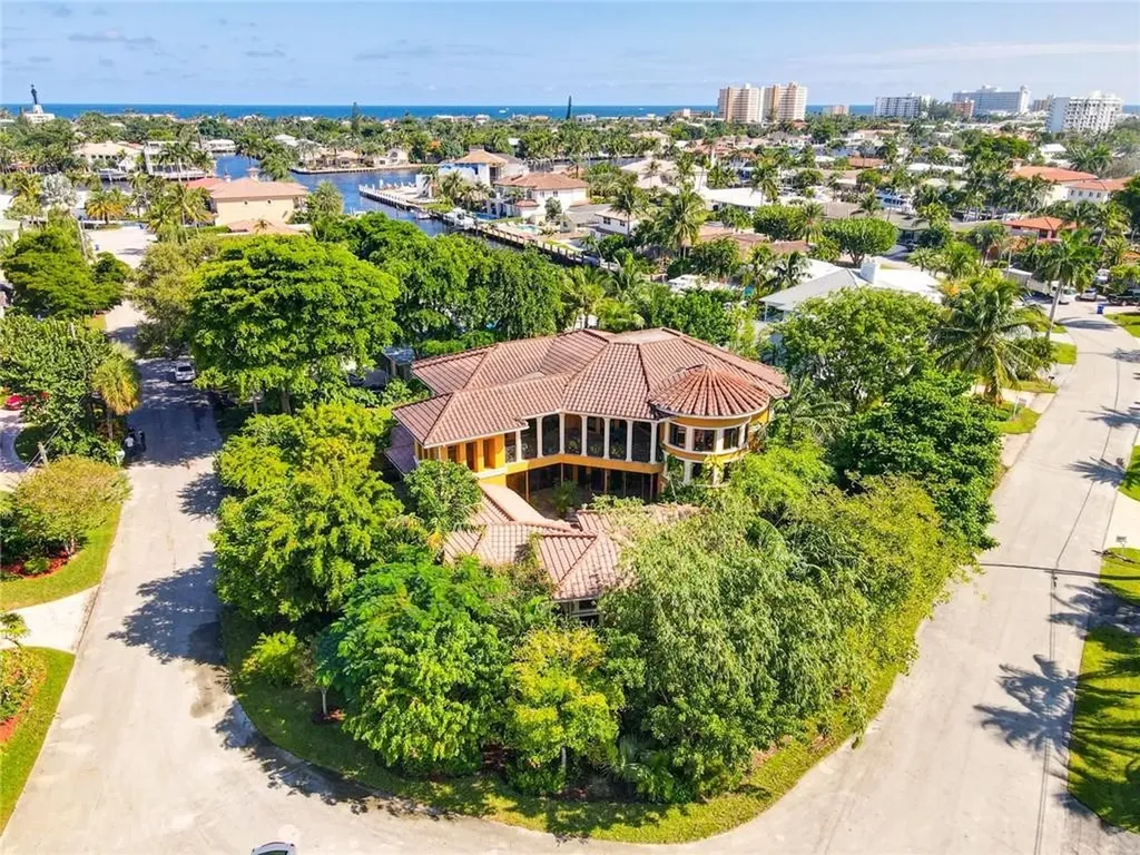2860 NE 23rd Court Pompano Beach FL 33062
