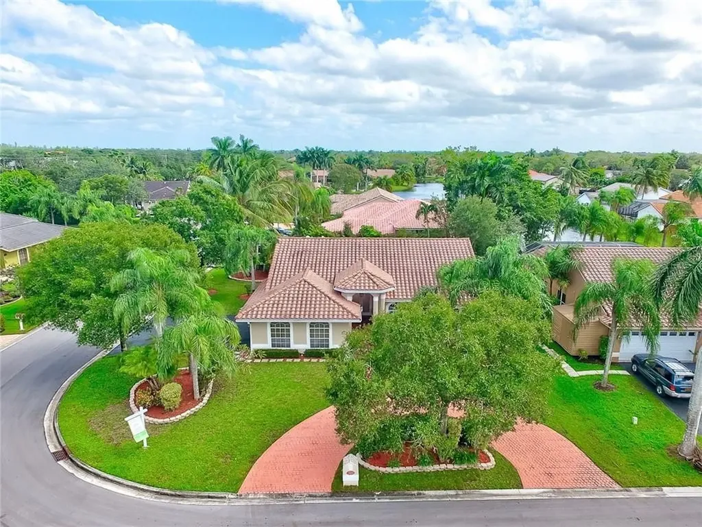 5261 NW 98th Lane Coral Springs FL 33076