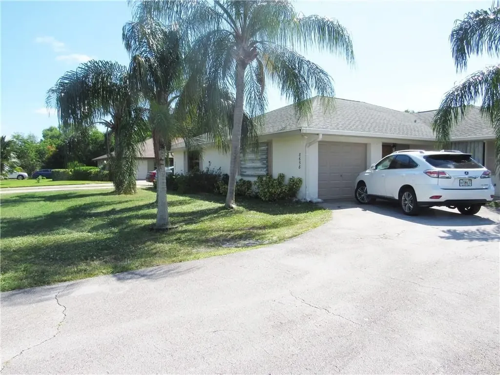 8658 SE Oleander Street Hobe Sound FL 33455